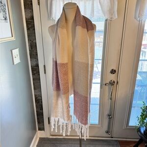 Gentle Fawn Scarf NWT‎